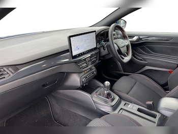 Used Ford Focus 2023 for sale - 76055724: Photo 2