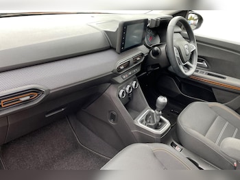 Used Dacia Sandero Stepway 2021 for sale - 76208945: Photo