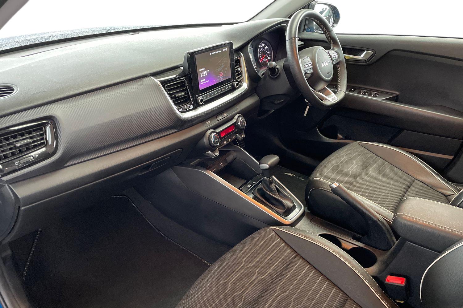 Used Kia Stonic 2023 for sale - 76872054: Photo 2