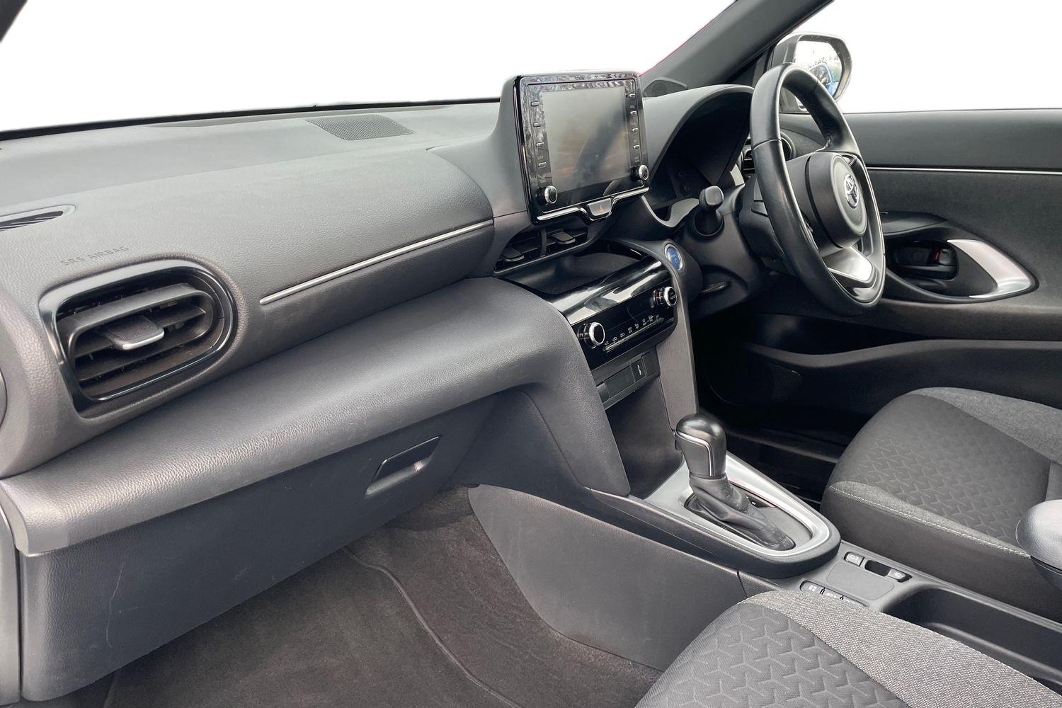 Used Toyota Yaris Cross 2022 for sale - 76874190: Photo 2