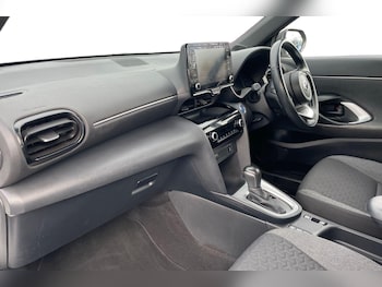 Used Toyota Yaris Cross 2022 for sale - 76874190: Photo