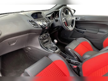 Used Ford Fiesta 2017 for sale - 76404678: Photo