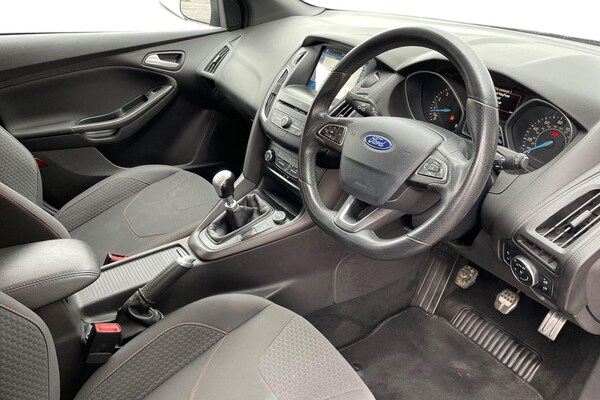 Used Ford Focus 2018 for sale - 76276299: Photo 7