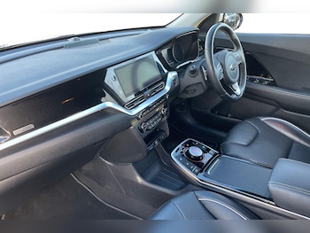 Used Kia Niro 2021 for sale - 76960056: Photo