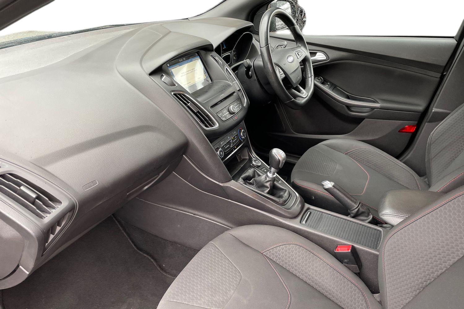 Used Ford Focus 2018 for sale - 76526529: Photo 2