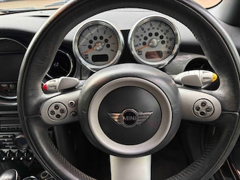 Used MINI Convertible 2005 for sale - 76707410: Photo