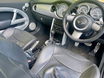 Used MINI Convertible 2005 for sale - 76035634: Photo