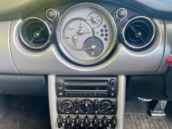 Used MINI Convertible 2005 for sale - 76035634: Photo