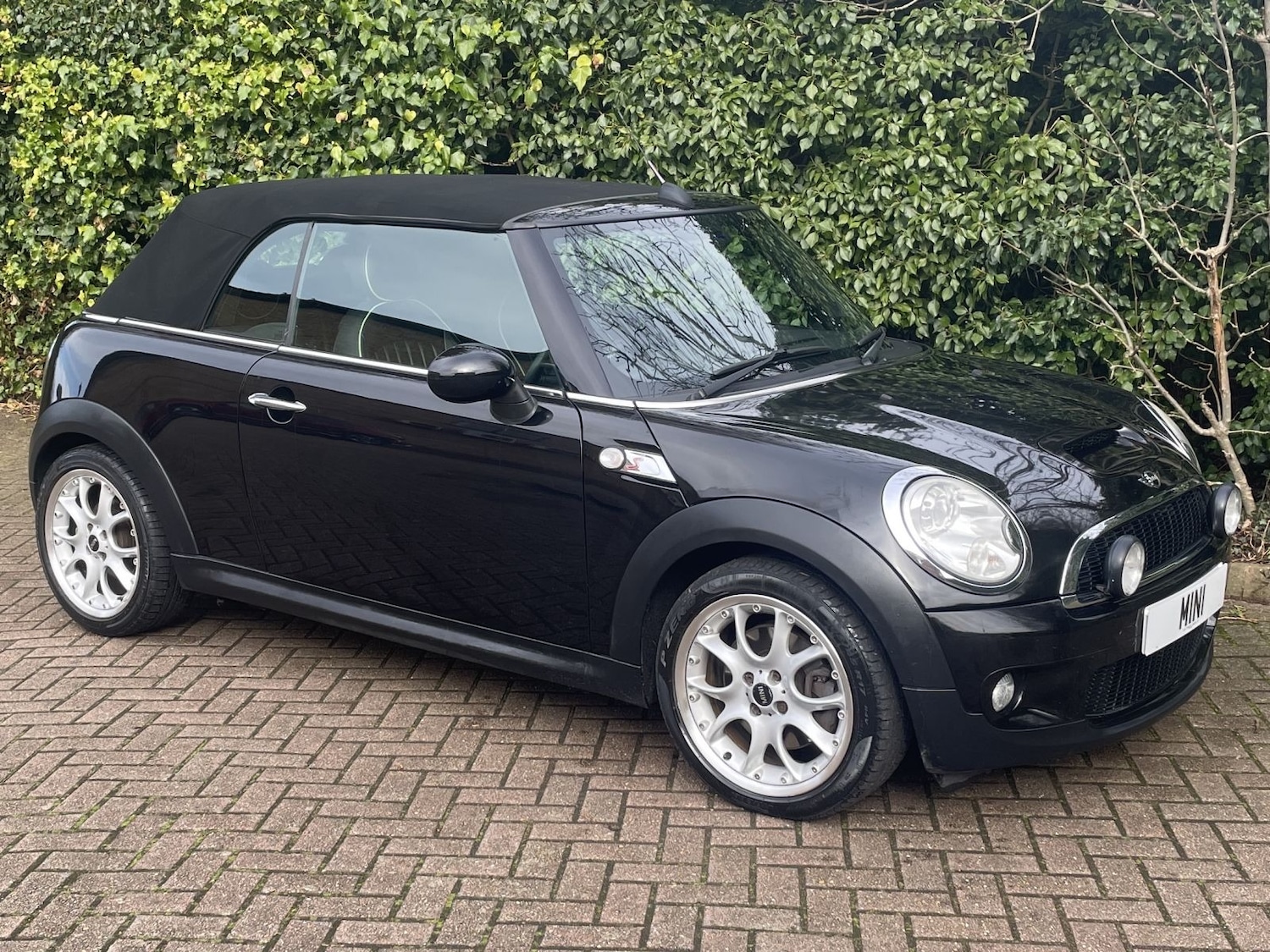 Used MINI Convertible 2009 for sale - 76156396: Photo 1