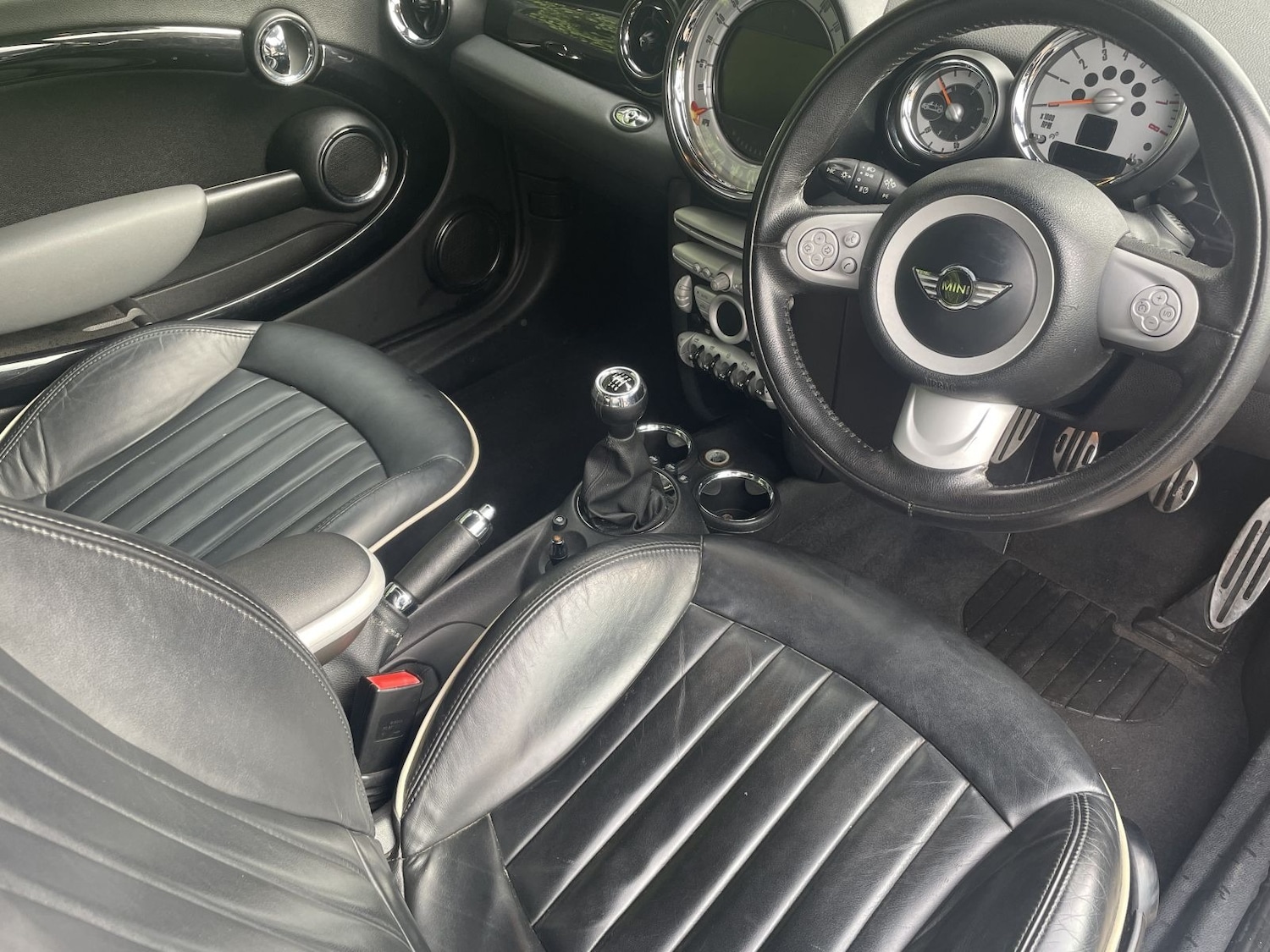 Used MINI Convertible 2009 for sale - 76156396: Photo 3