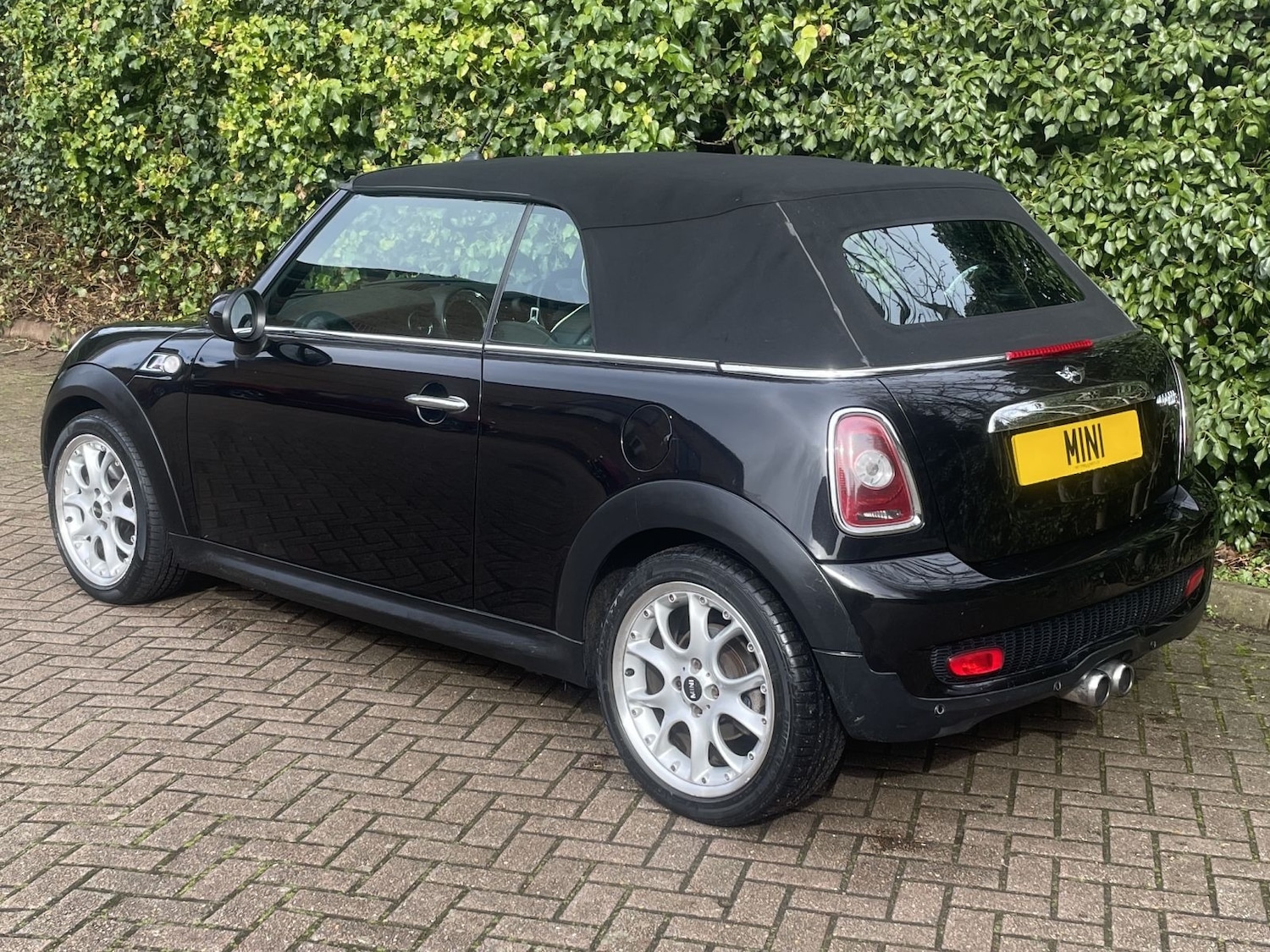 Used MINI Convertible 2009 for sale - 76156396: Photo 8