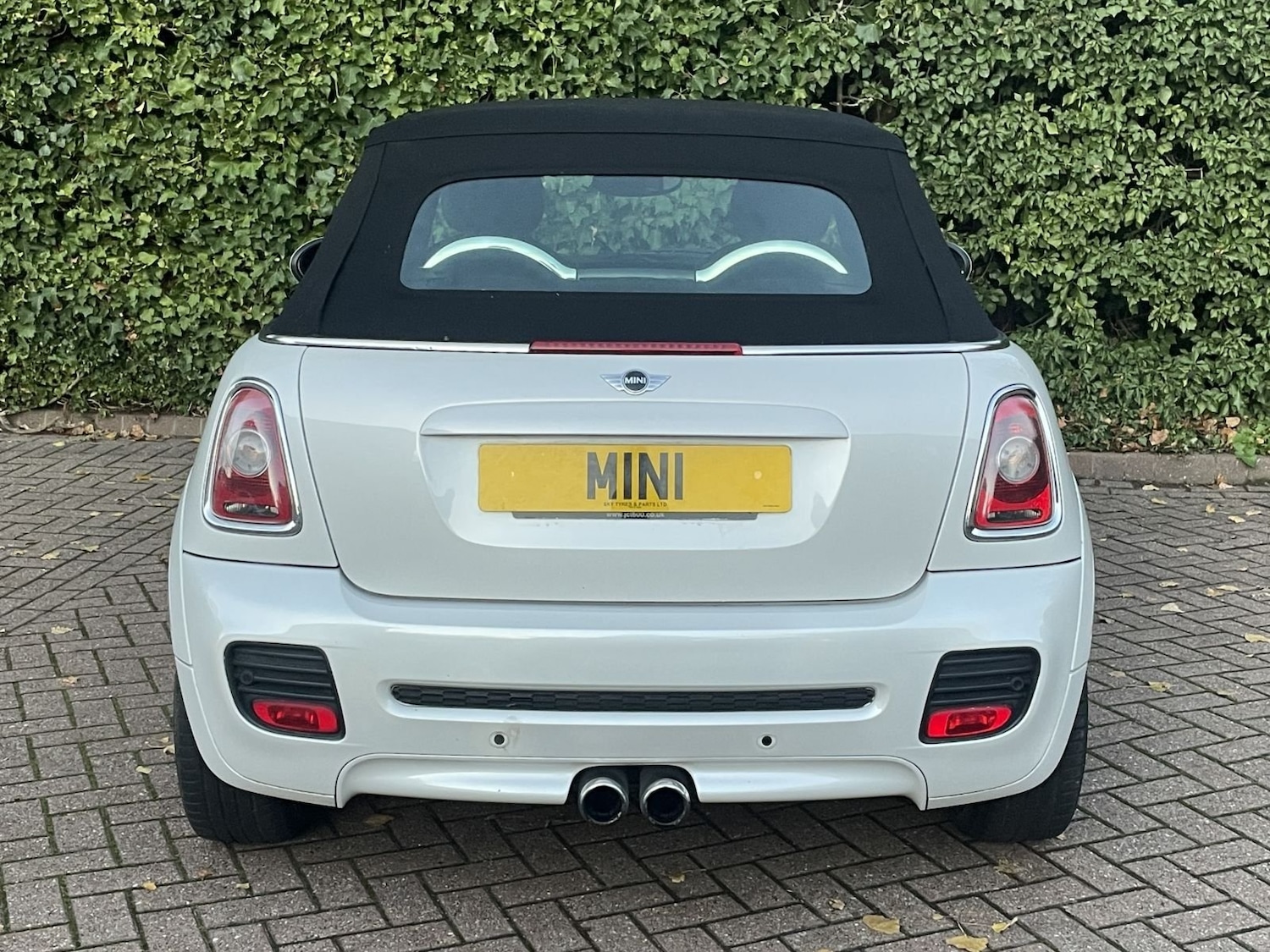 Used MINI Convertible 2010 for sale - 77197325: Photo 11