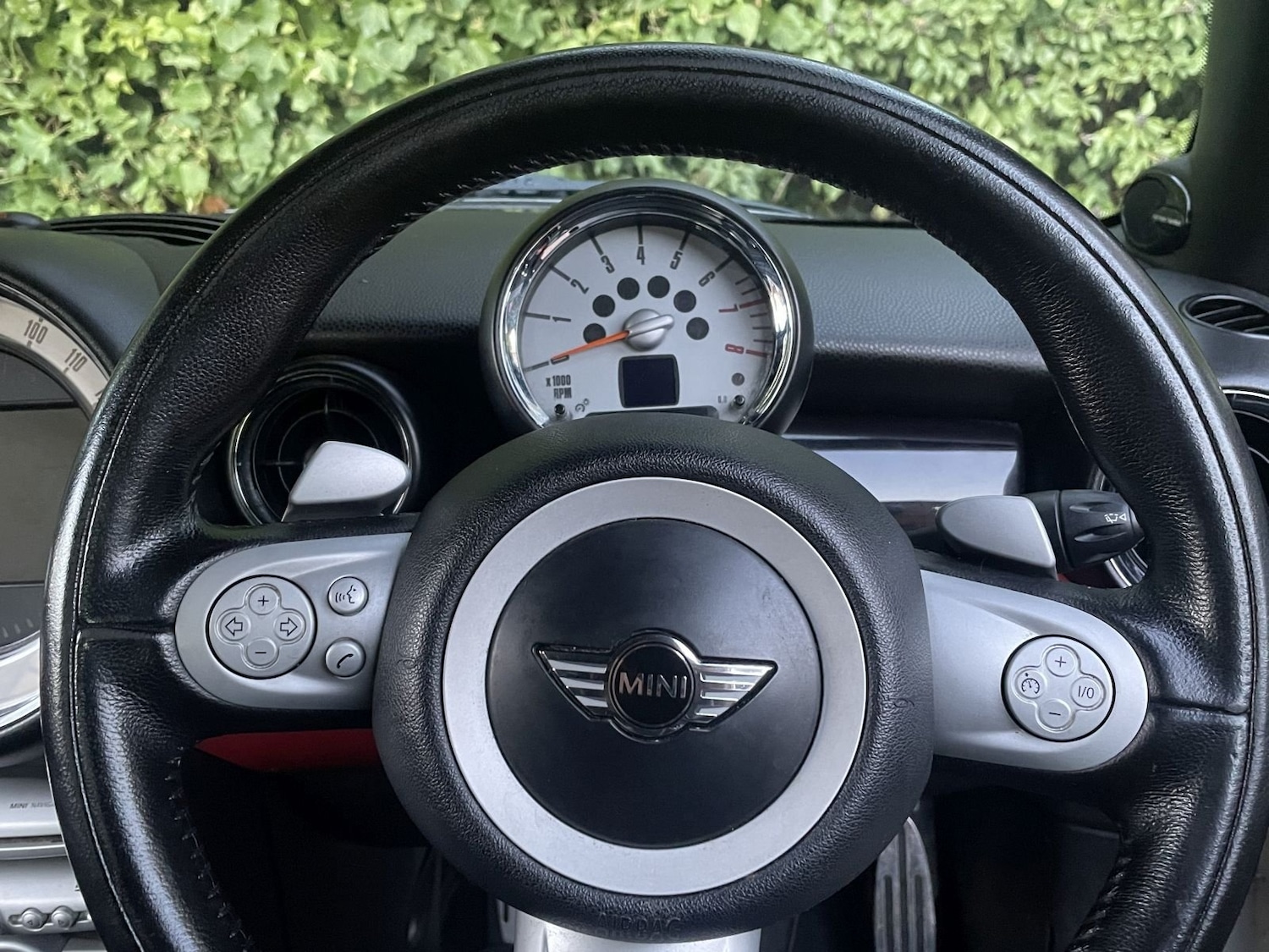 Used MINI Convertible 2010 for sale - 77197325: Photo 6