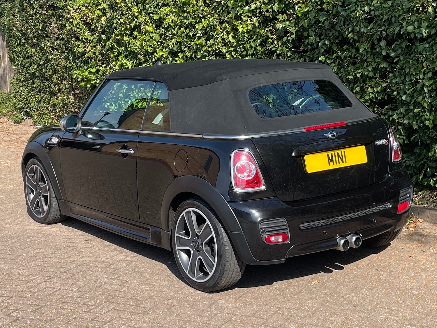 Used MINI Convertible 2011 for sale - 76405487: Photo 8