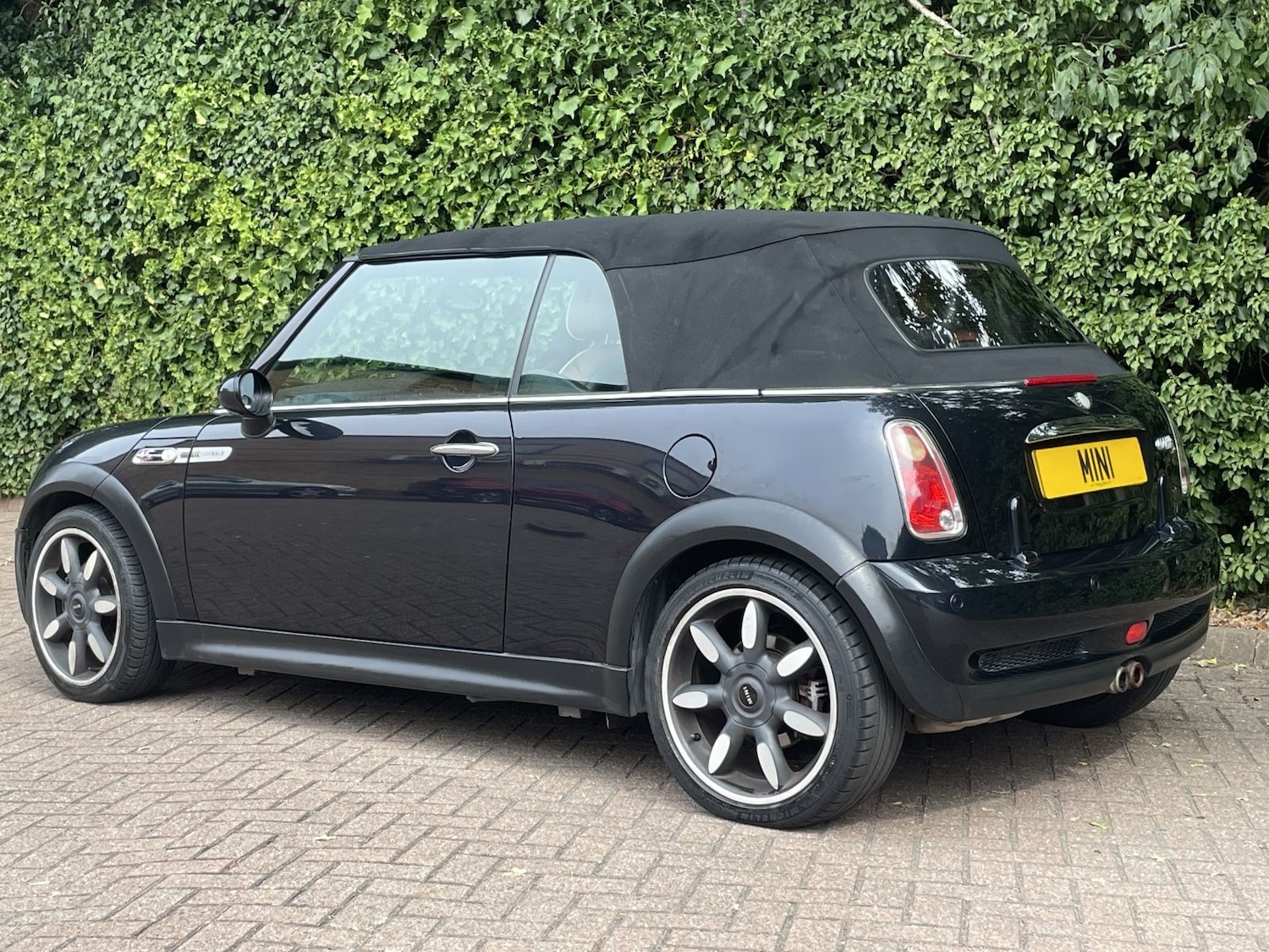 Used MINI Convertible 2007 for sale - 76640080: Photo 17
