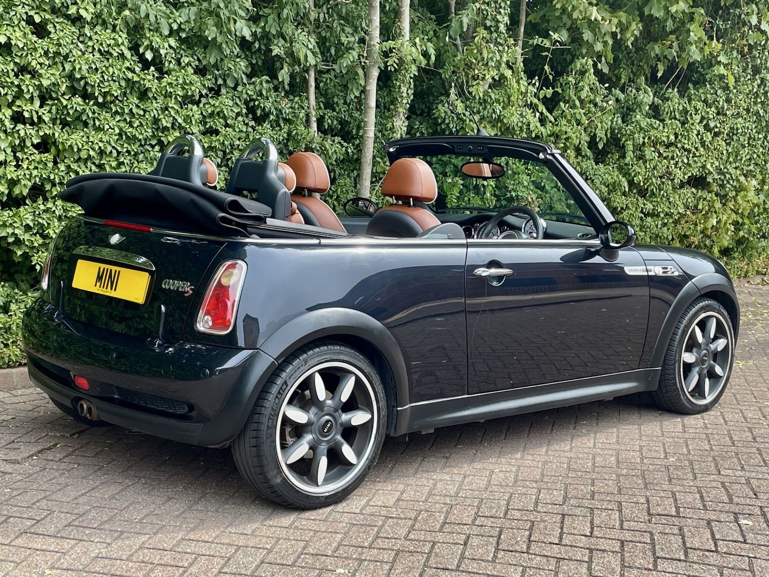 Used MINI Convertible 2007 for sale - 76640080: Photo 4