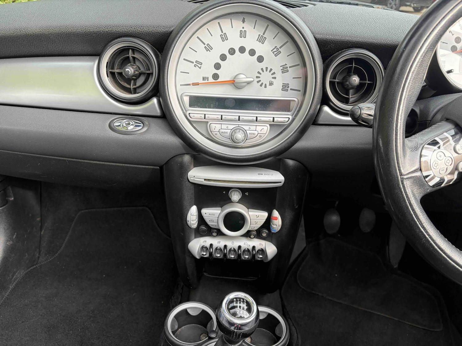 Used MINI Convertible 2010 for sale - 77988633: Photo 5