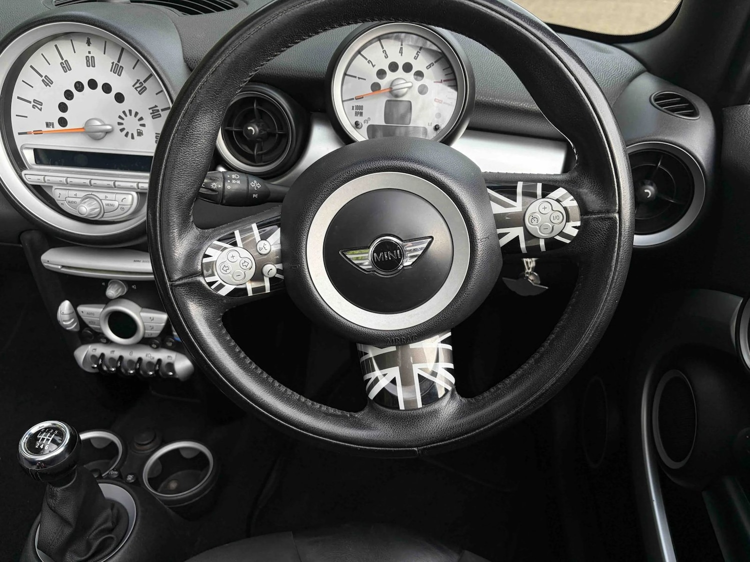 Used MINI Convertible 2010 for sale - 77988633: Photo 6