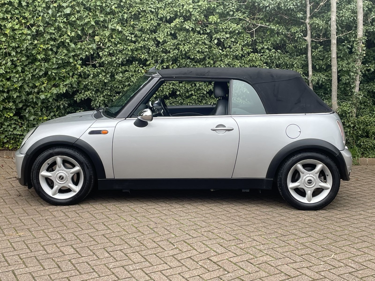 Used MINI Convertible 2005 for sale - 77845404: Photo 11