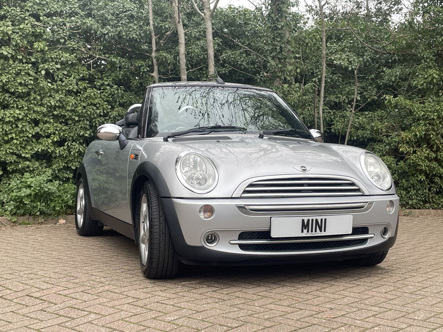 Used MINI Convertible 2005 for sale - 77845404: Photo 15