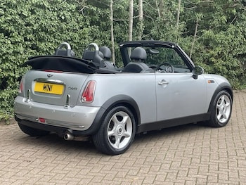 Used MINI Convertible 2005 for sale - 77845404: Photo