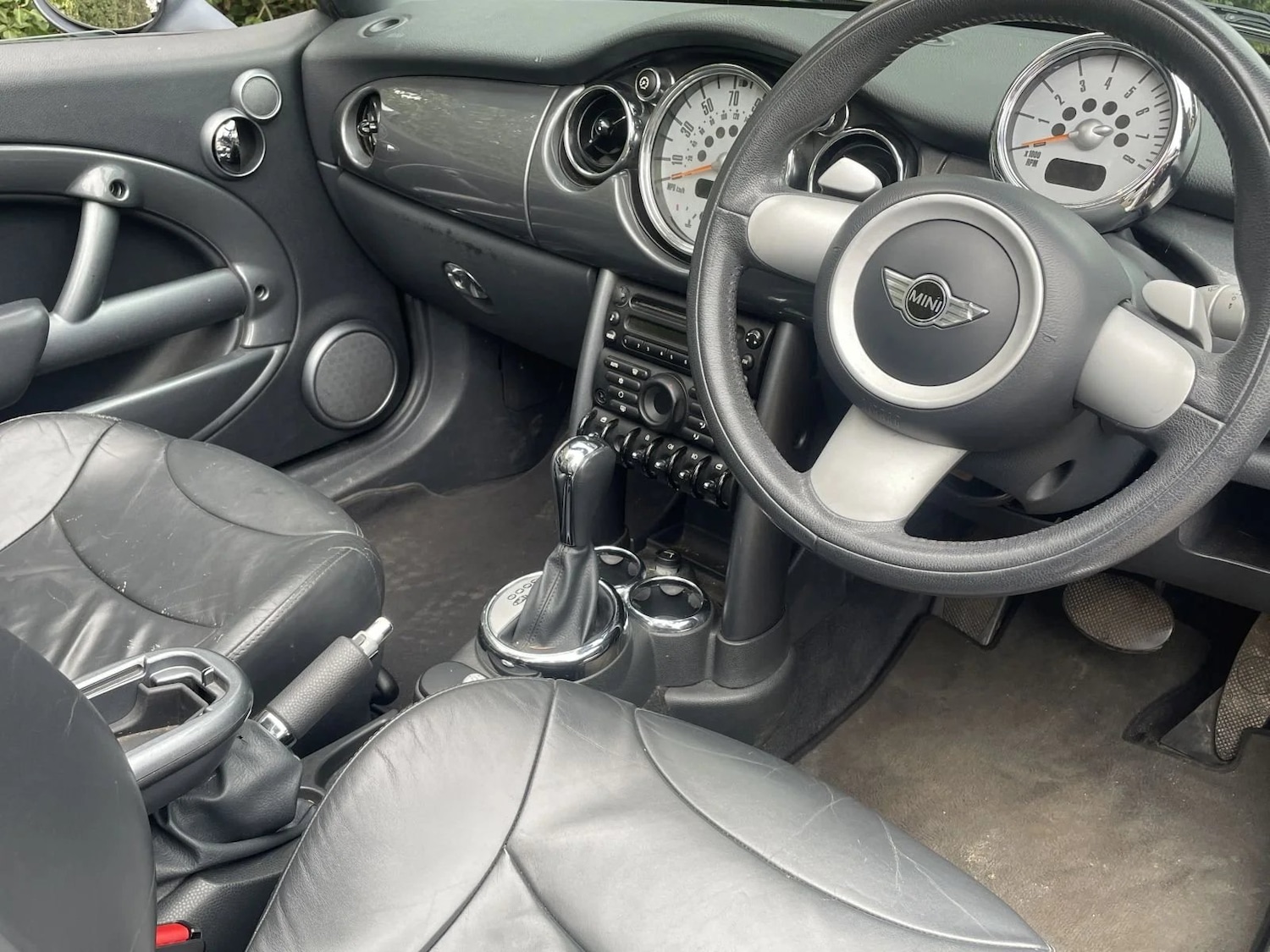 Used MINI Convertible 2005 for sale - 77845404: Photo 6