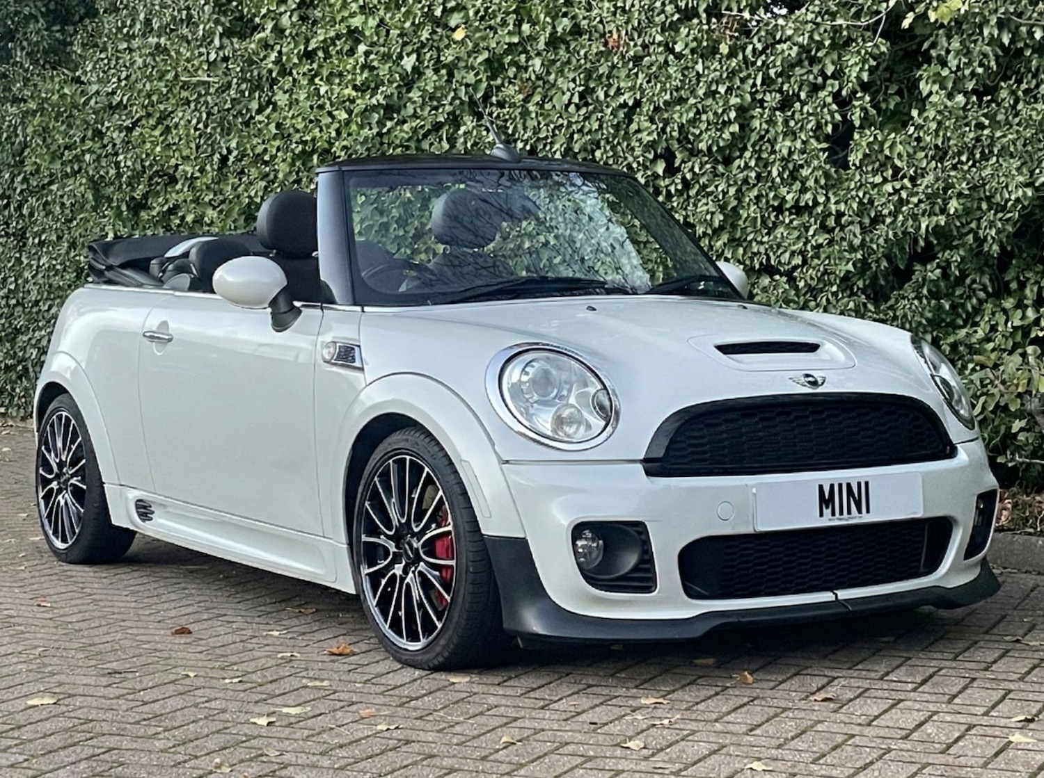 Used MINI Convertible 2010 for sale - 76718783: Photo 1