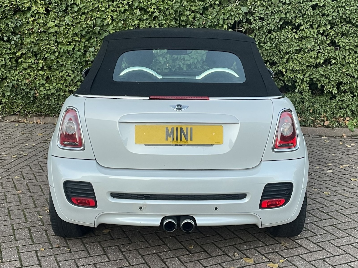Used MINI Convertible 2010 for sale - 76718783: Photo 12