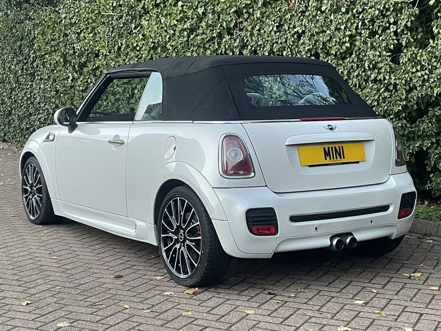 Used MINI Convertible 2010 for sale - 76718783: Photo 15