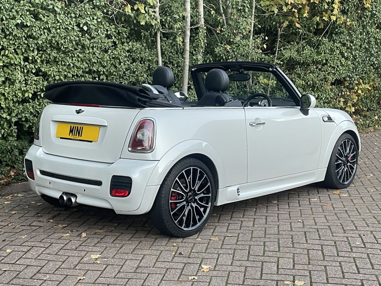 Used MINI Convertible 2010 for sale - 76718783: Photo 3