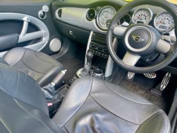 Used MINI Convertible 2005 for sale - 75421520: Photo