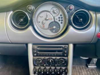 Used MINI Convertible 2005 for sale - 75421520: Photo