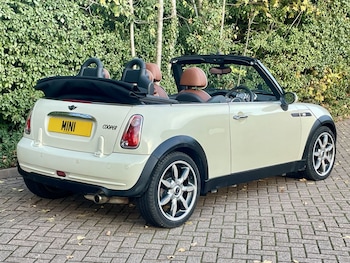 Used MINI Convertible 2007 for sale - 76718817: Photo