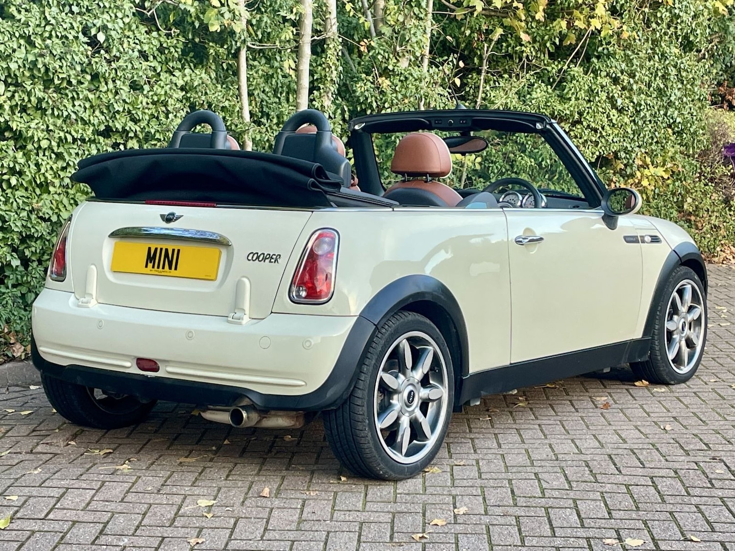 Used MINI Convertible 2007 for sale - 76718817: Photo 4