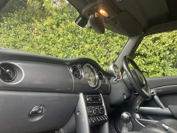 Used MINI Convertible 2006 for sale - 76205597: Photo 11