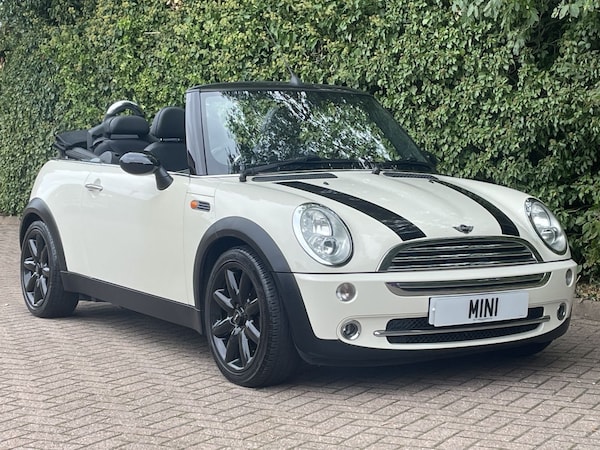 Used MINI Convertible 2006 for sale - 76205597: Photo 2