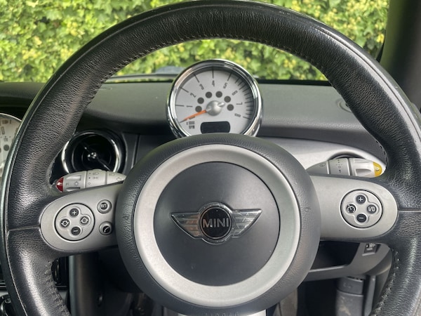 Used MINI Convertible 2006 for sale - 76205597: Photo 8