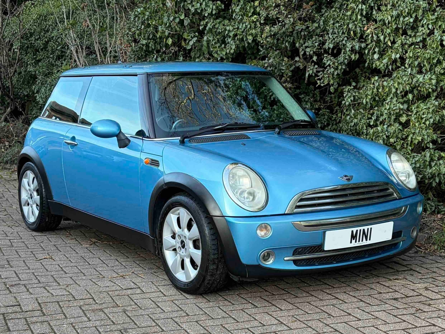Used MINI Hatch 2004 for sale - 77148172: Photo 1
