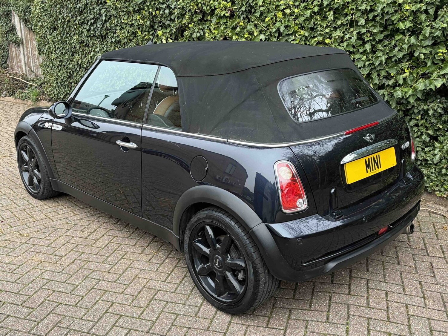 Used MINI Convertible 2008 for sale - 77745169: Photo 10