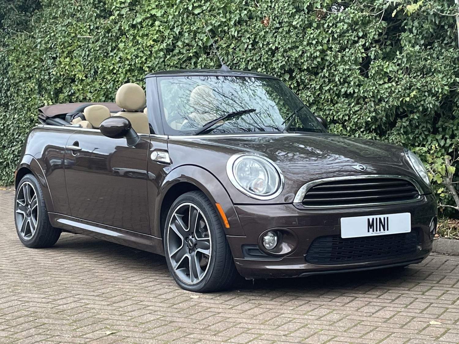 Used MINI Convertible 2009 for sale - 76722535: Photo 1