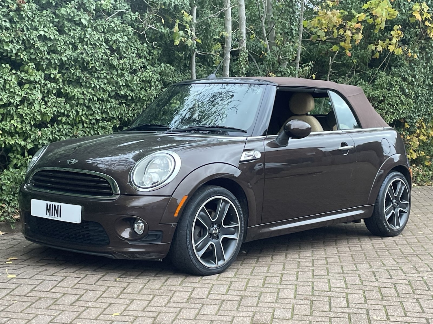 Used MINI Convertible 2009 for sale - 76722535: Photo 14