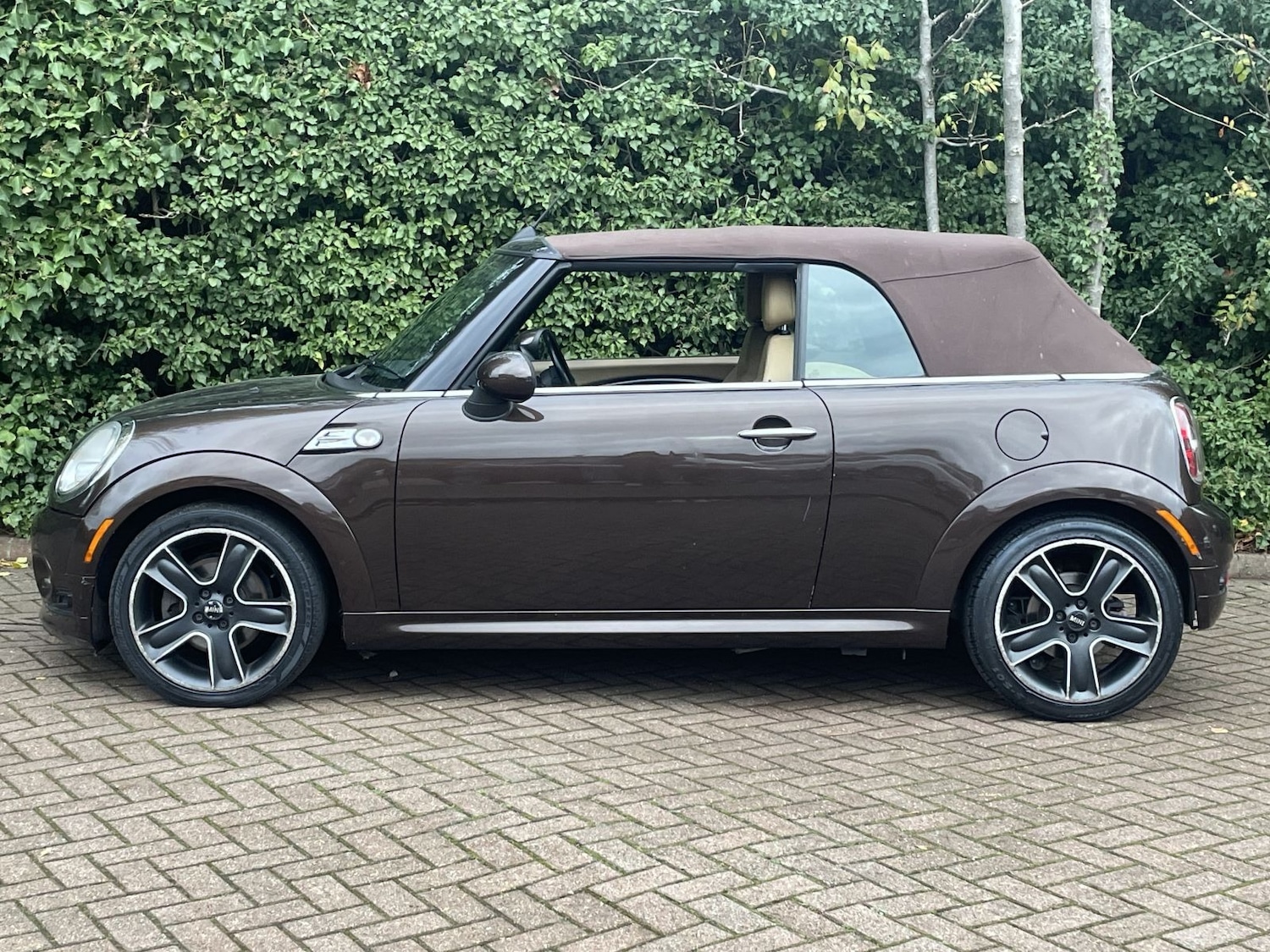 Used MINI Convertible 2009 for sale - 76722535: Photo 15