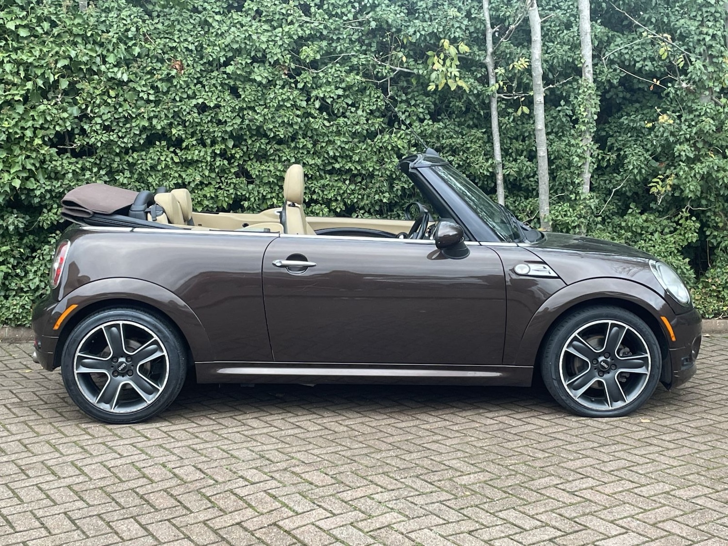 Used MINI Convertible 2009 for sale - 76722535: Photo 3