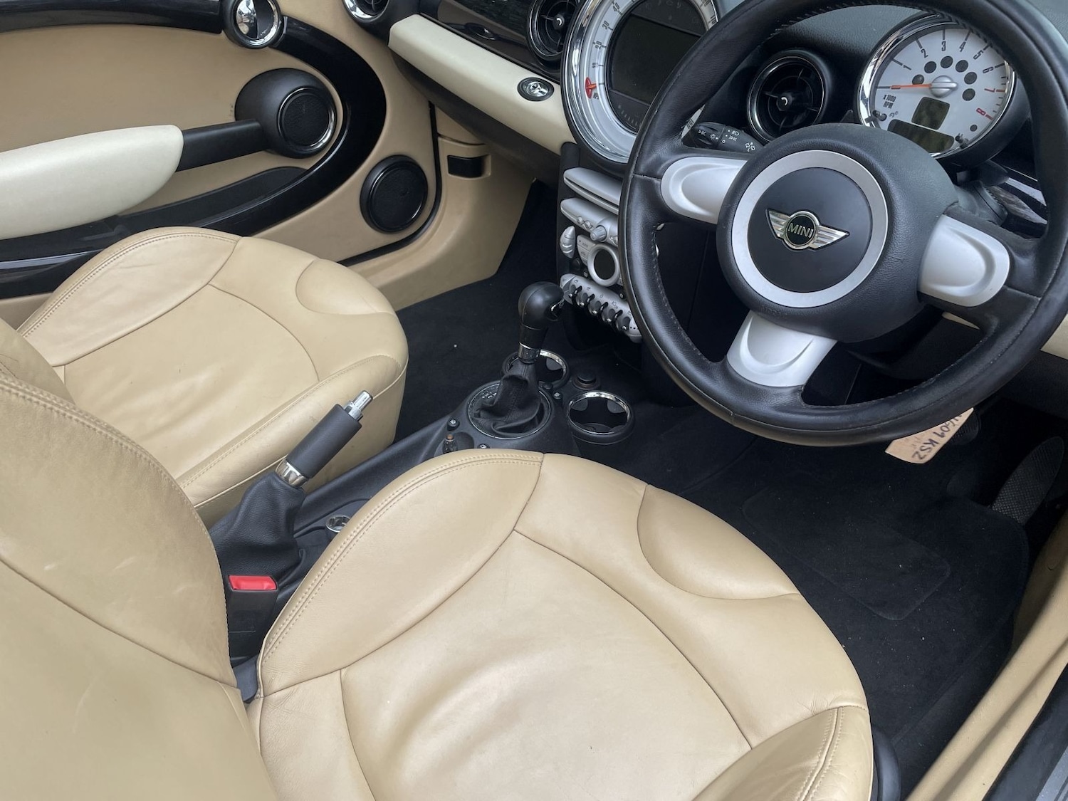 Used MINI Convertible 2009 for sale - 76722535: Photo 6