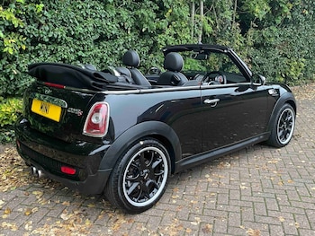 Used MINI Convertible 2010 for sale - 75555645: Photo