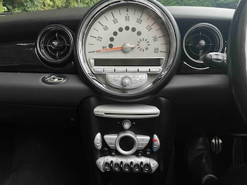 Used MINI Convertible 2010 for sale - 75555645: Photo