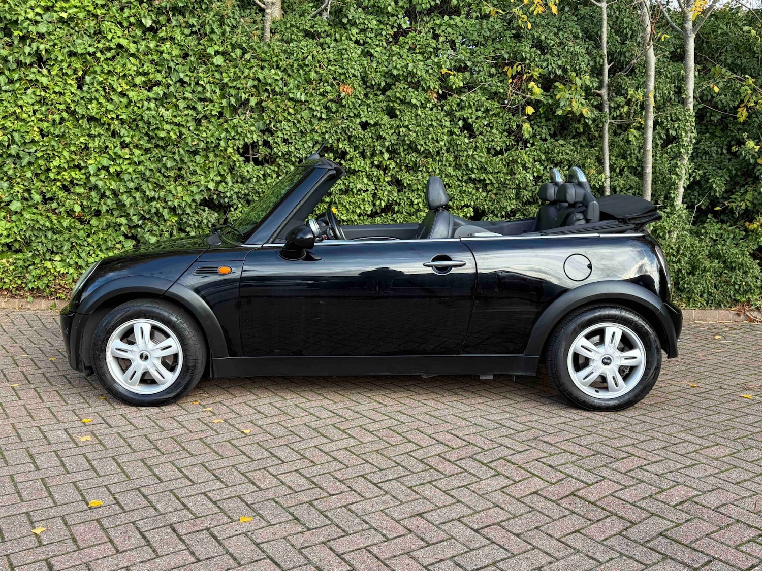 Used MINI Convertible 2005 for sale - 76567881: Photo 7
