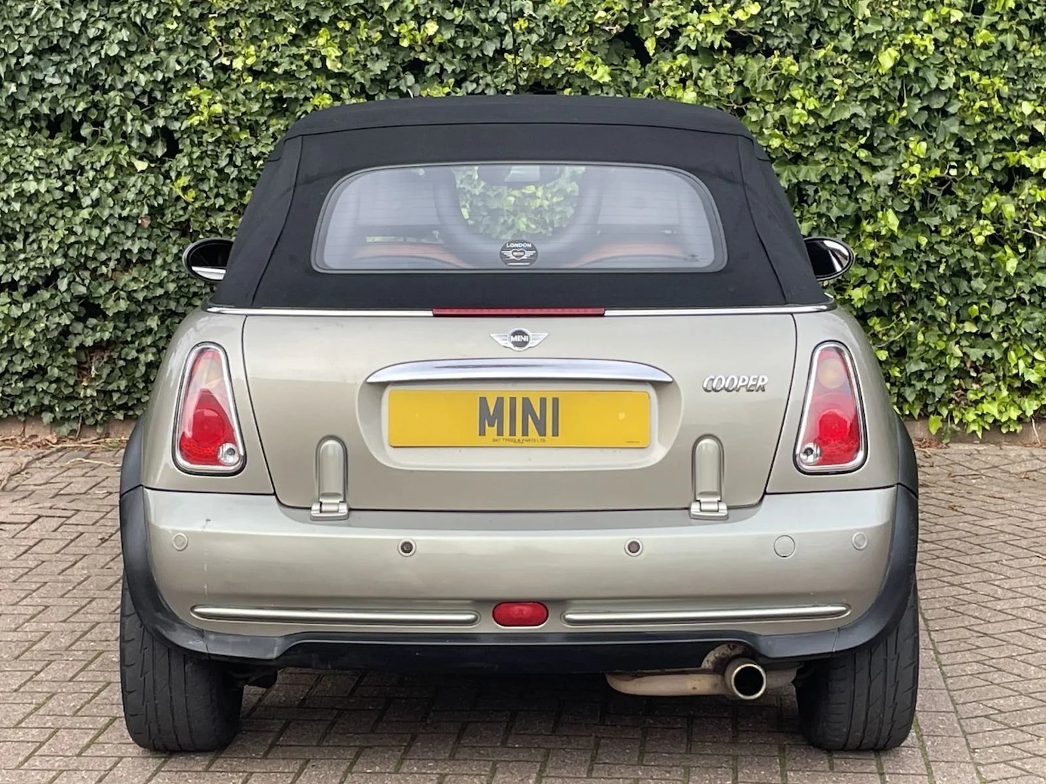 Used MINI Convertible 2007 for sale - 77888270: Photo 13