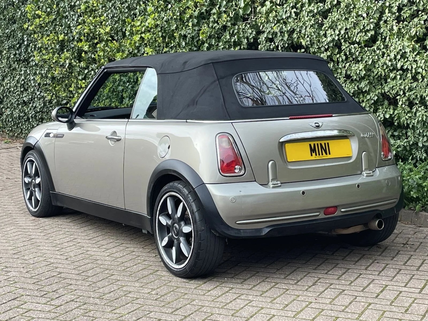 Used MINI Convertible 2007 for sale - 77888270: Photo 14