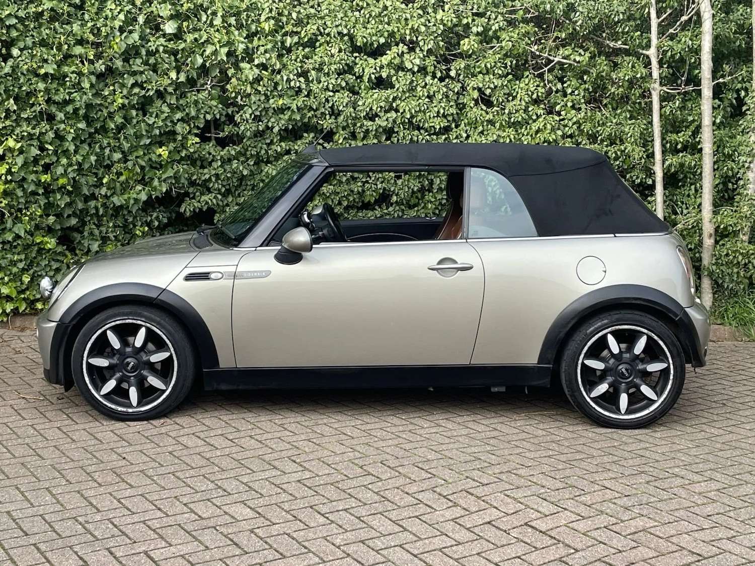 Used MINI Convertible 2007 for sale - 77888270: Photo 16